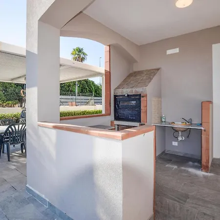 2 Bedroom Awesome In * أونينا