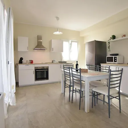 2 Bedroom Awesome In أونينا