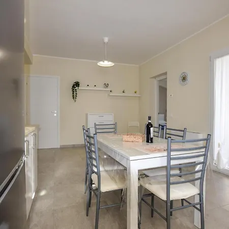 2 Bedroom Awesome In شقة *